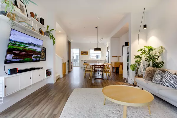 Tsawwassen, BC V4M 0C2,4638 Orca WAY #55