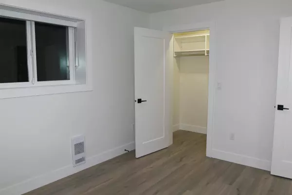 Maple Ridge, BC V2W 0K3,10590 McVeety S 10590 Mcveety St