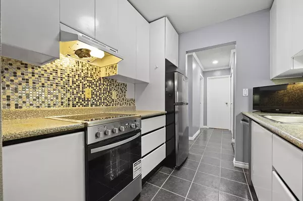 Richmond, BC V6Y 3A3,8540 Citation DR #118