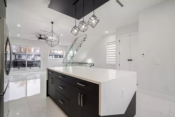 Surrey, BC V3Z 9X5,16649 18a AVE #101