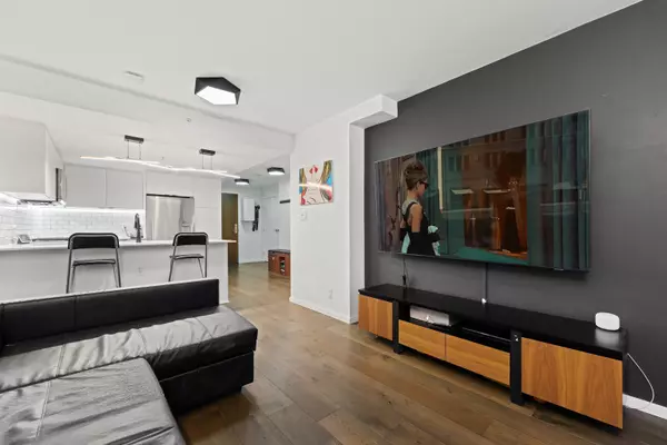 1887 Crowe ST #1004, Vancouver, BC V5Y 0B4