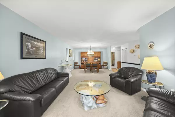 Pitt Meadows, BC V3Y 2L4,19607 Somerset DR