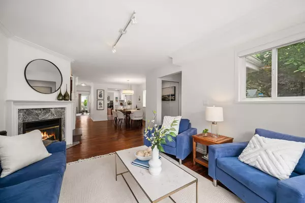 North Vancouver, BC V7L 2E1,262 E 10th ST