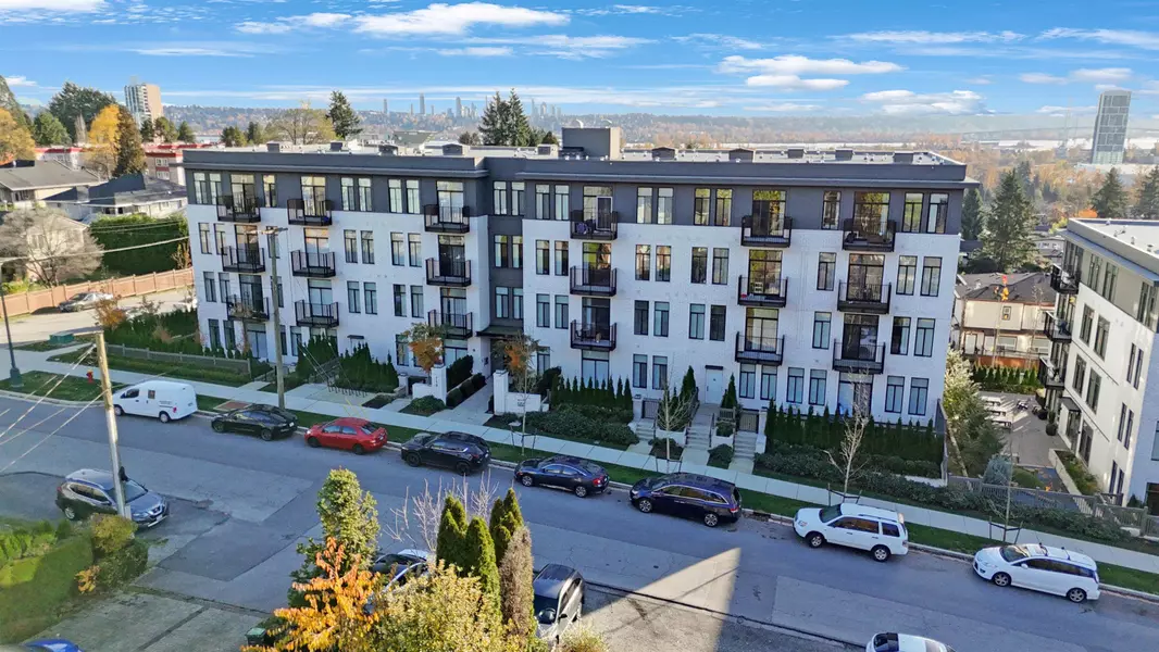 718 Edgar AVE #209, Coquitlam, BC V3K 0H2