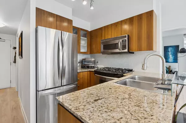 Vancouver, BC V6B 1L7,822 Seymour ST #1101