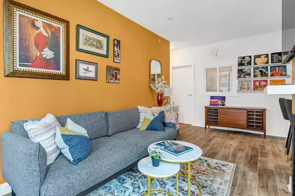 Vancouver, BC V6Z 3E1,1238 Burrard ST #302