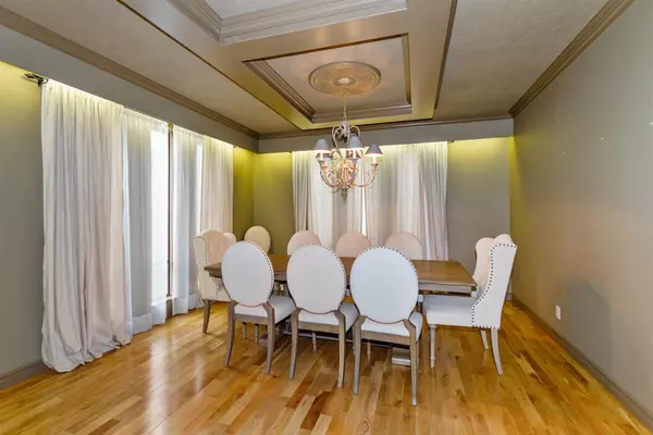 Burnaby, BC V5B 2M9,6785 Lochdale ST