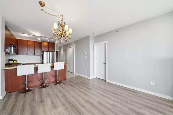 Burnaby, BC V5A 4Z1,9266 University CRES #1107