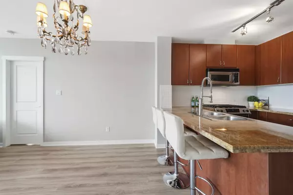 9266 University CRES #1107 Burnaby, BC V5A 4Z1