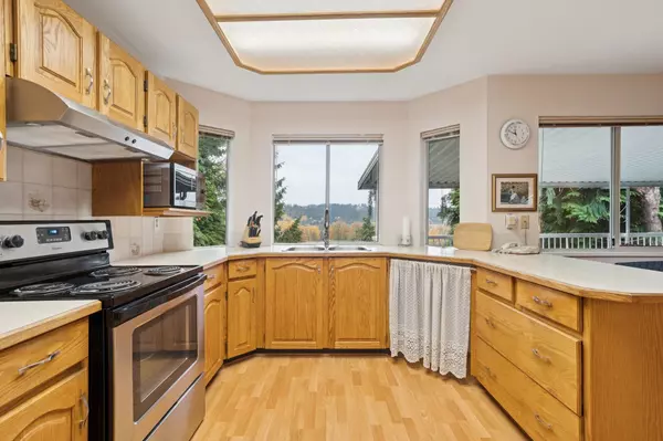 2824 Nash DR Coquitlam, BC V3B 6V5