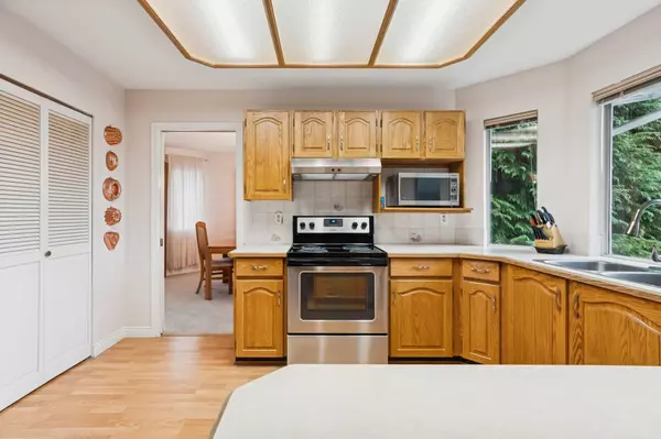 2824 Nash DR Coquitlam, BC V3B 6V5