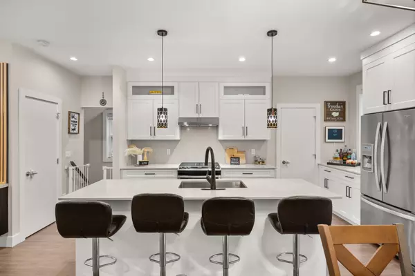 Surrey, BC V4N 6V7,19501 74 AVE #11