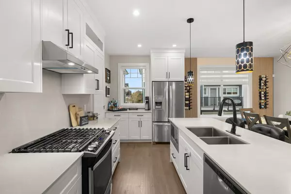 Surrey, BC V4N 6V7,19501 74 AVE #11