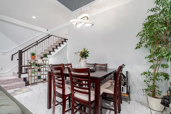 Surrey, BC V3X 0G7,5832 140a PL