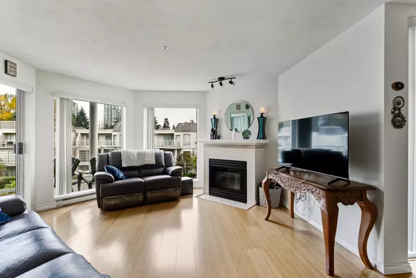 Coquitlam, BC V3B 7L6,1220 Lasalle PL #320