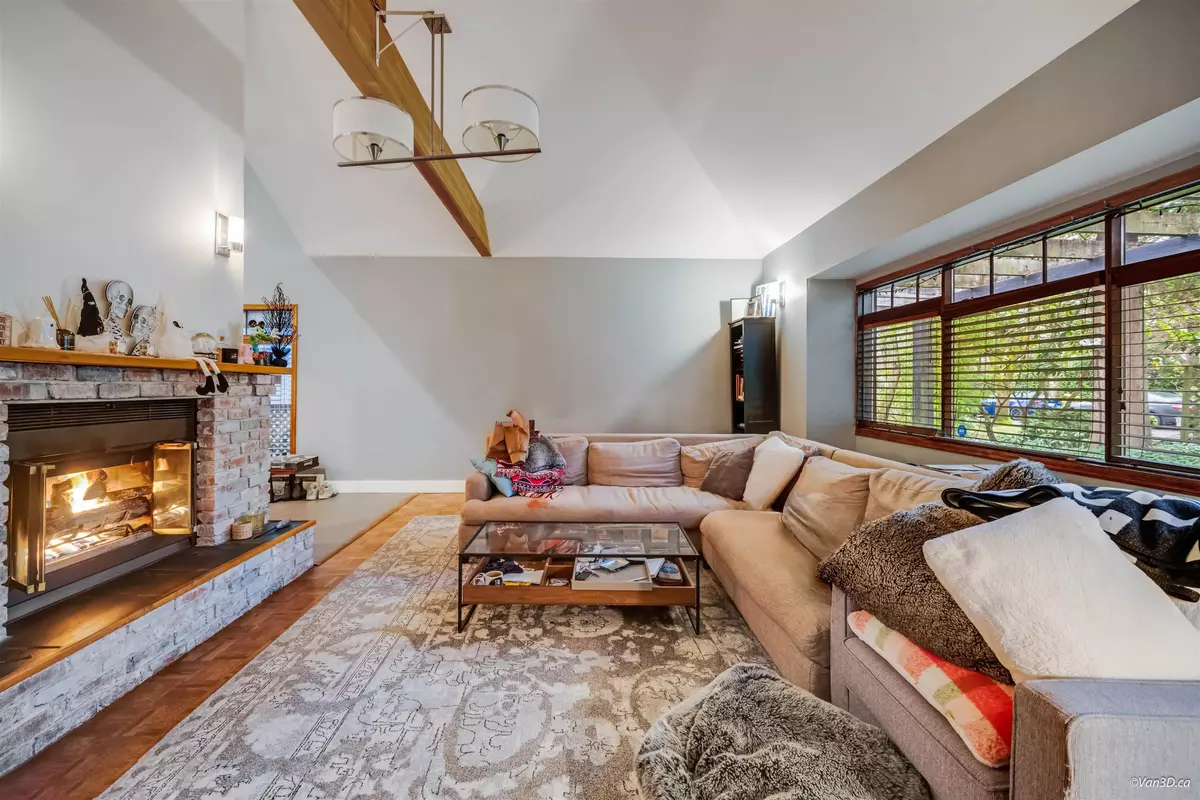 Vancouver, BC V6N 2N7,3758 W 35th AVE