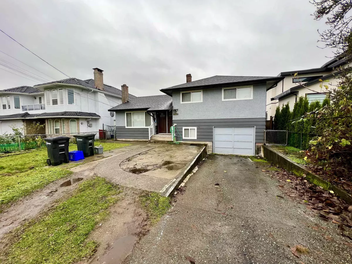 Burnaby, BC V3N 1J2,7768 18th AVE