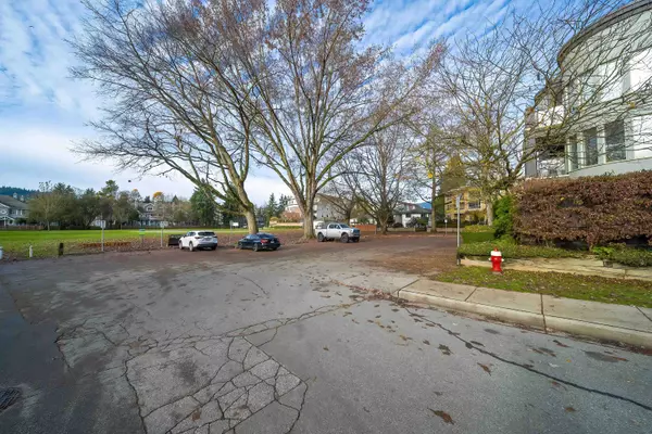 Port Coquitlam, BC V3C 1V9,2345 Central AVE #201