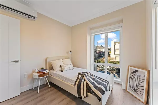 Vancouver, BC V6P 4W3,8333 French ST