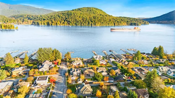 North Vancouver, BC V7G 1P5,463 Beachview DR