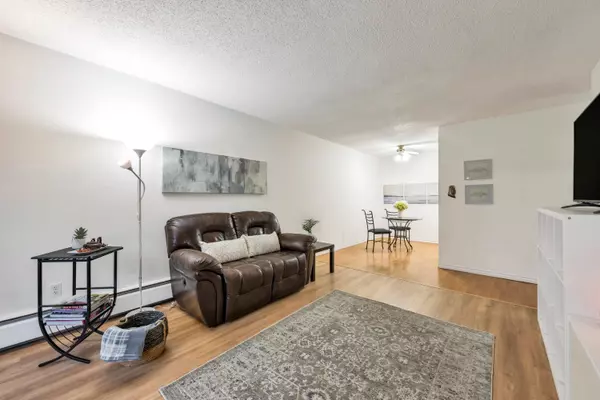 White Rock, BC V4B 5A4,15020 North Bluff RD #316