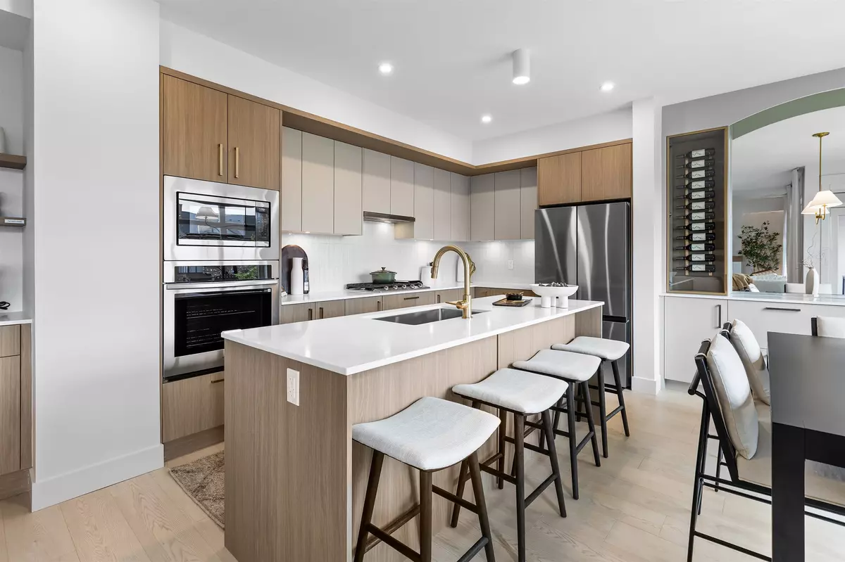 Coquitlam, BC V3B 0S5,3546 Monson CRES #159