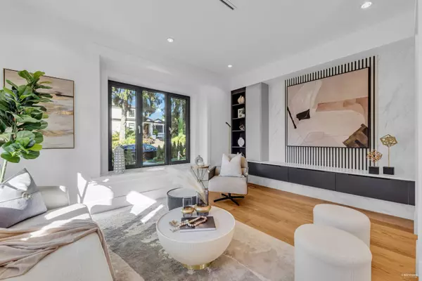 Vancouver, BC V6P 2V8,8420 Wiltshire ST