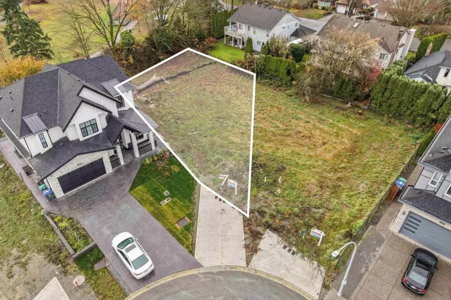 18922 62 AVE, Surrey, BC V3S 8A3