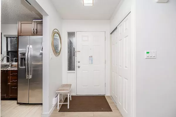 Surrey, BC V3W 8A4,7064 133b ST #101