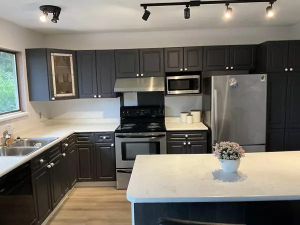 Sechelt, BC V0N 3A0,5799 Anchor RD