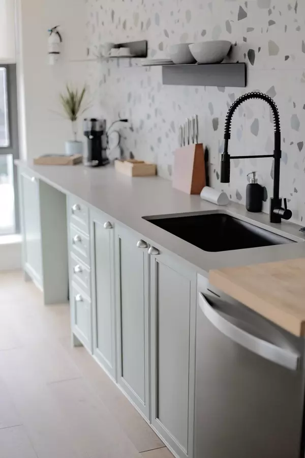 Vancouver, BC V6G 3G9,1723 Alberni ST #1701