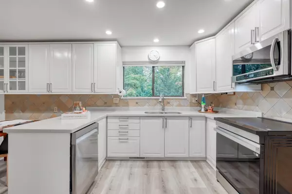 1311 Charter Hill DR Coquitlam, BC V3E 1P1