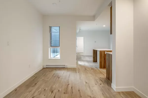 North Vancouver, BC V7G 0B5,3594 Malsum DR #517