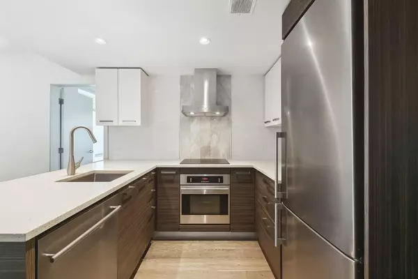 Vancouver, BC V5Y 0K1,1783 Manitoba ST #621