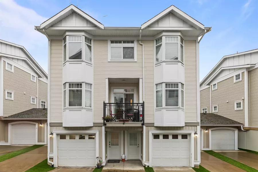 19551 66 AVE #22, Surrey, BC V4N 0Z5