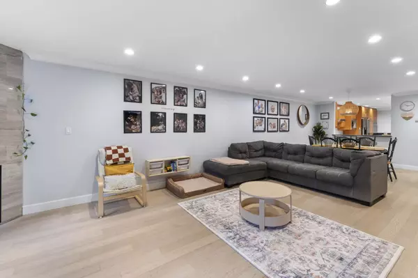 North Vancouver, BC V7G 2S2,1500 Ostler CT #102