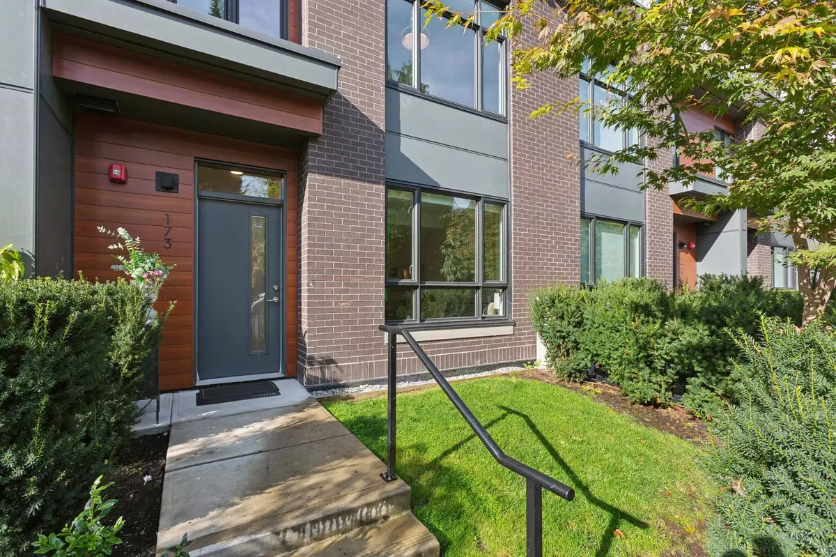 North Vancouver, BC V7P 1Y2,2035 Glenaire DR #173