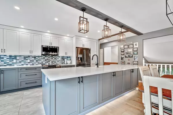 Maple Ridge, BC V4R 1Z2,24810 118b AVE