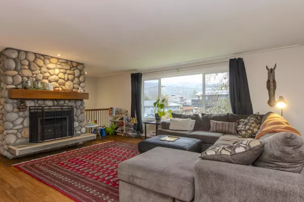 Squamish, BC V0N 1T0,40345 Hood RD