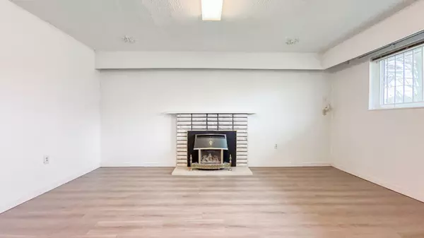 Burnaby, BC V5C 2X3,4207 Union ST