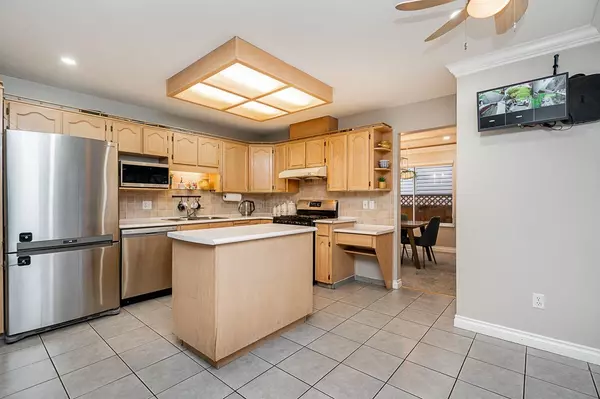 Surrey, BC V4N 0H7,8045 164a ST