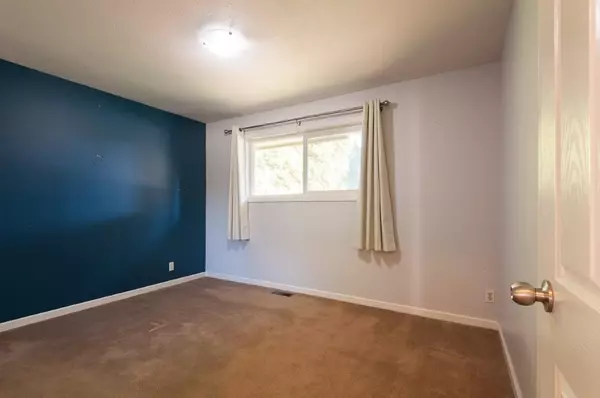 White Rock, BC V4B 2G9,15661 Roper AVE