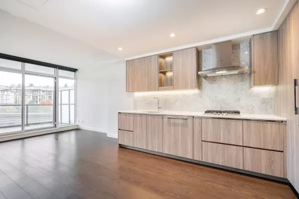 Burnaby, BC V5C 0M9,4730 Lougheed HWY #306