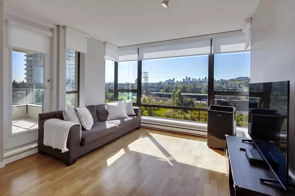 Burnaby, BC V5C 0A1,4178 Dawson ST #806