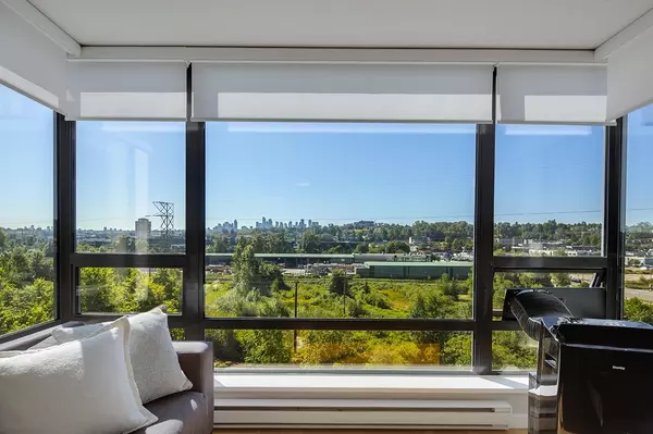 Burnaby, BC V5C 0A1,4178 Dawson ST #806