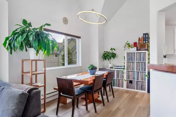 Squamish, BC V8B 0K1,1466 Pemberton AVE #312