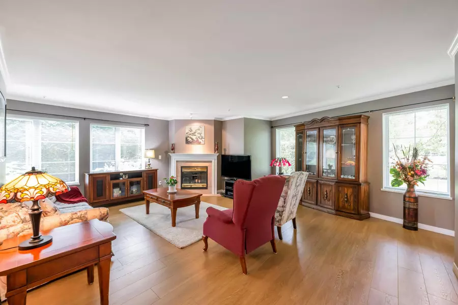 12155 75a AVE #104, Surrey, BC V3W 1B9