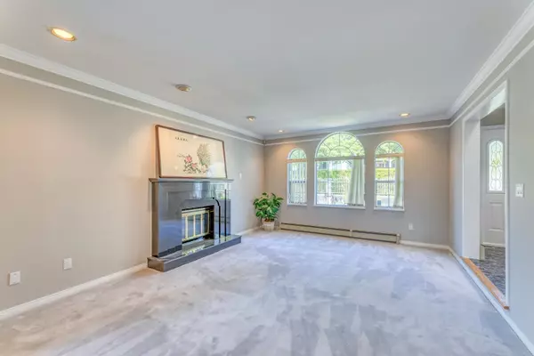 Burnaby, BC V5B 1X7,4930 Venables ST