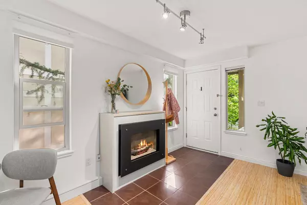 Vancouver, BC V5Z 1R6,755 W 15th AVE #203