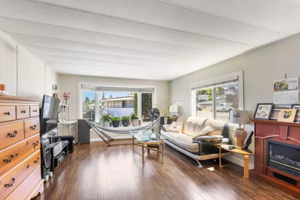 Langley, BC V4W 3V3,26892 Fraser HWY #21B